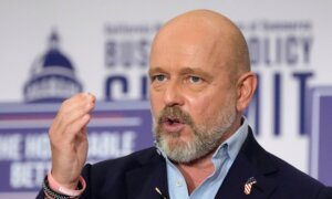 Republican Steve Hilton Advances in California Governor’s Race
